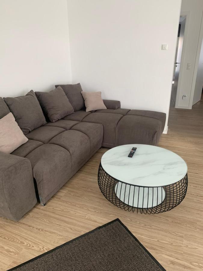 3 Hanna Apartment