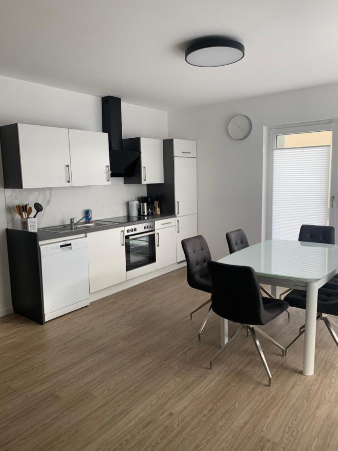 3 Hanna Apartment *